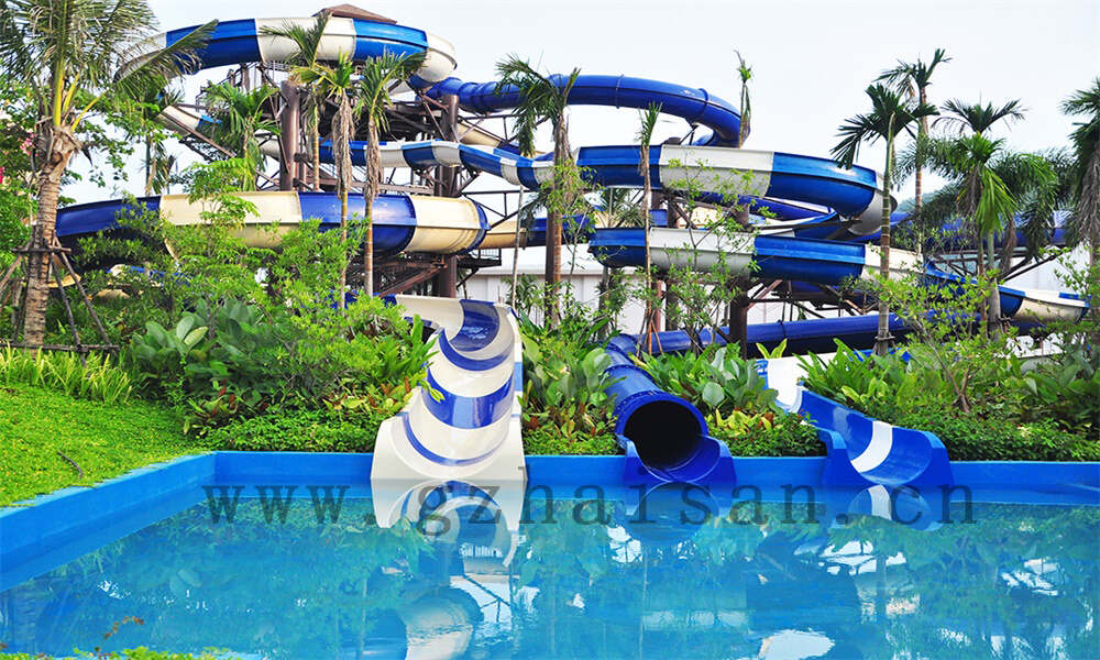 梦幻水乐园：夏日清凉探险